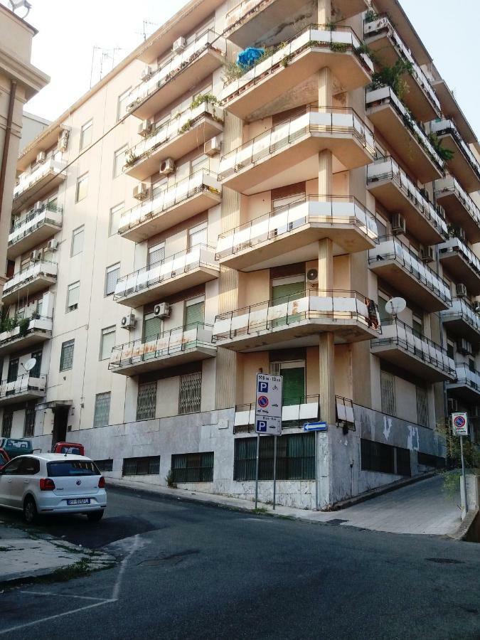 Appartamento Signorile Ambienti Sanificati Messina Buitenkant foto